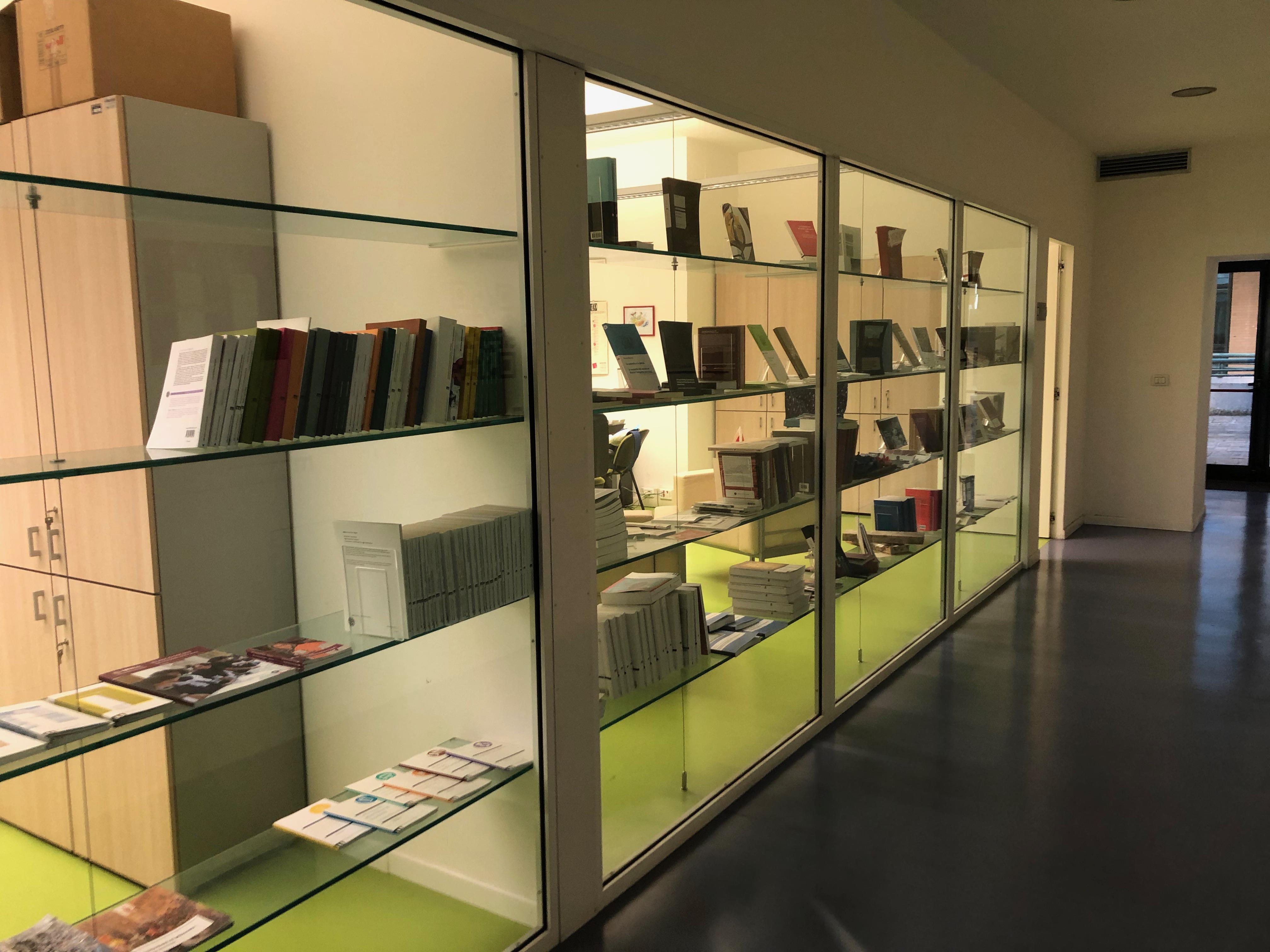 Centro Edizioni Università Macerata-0