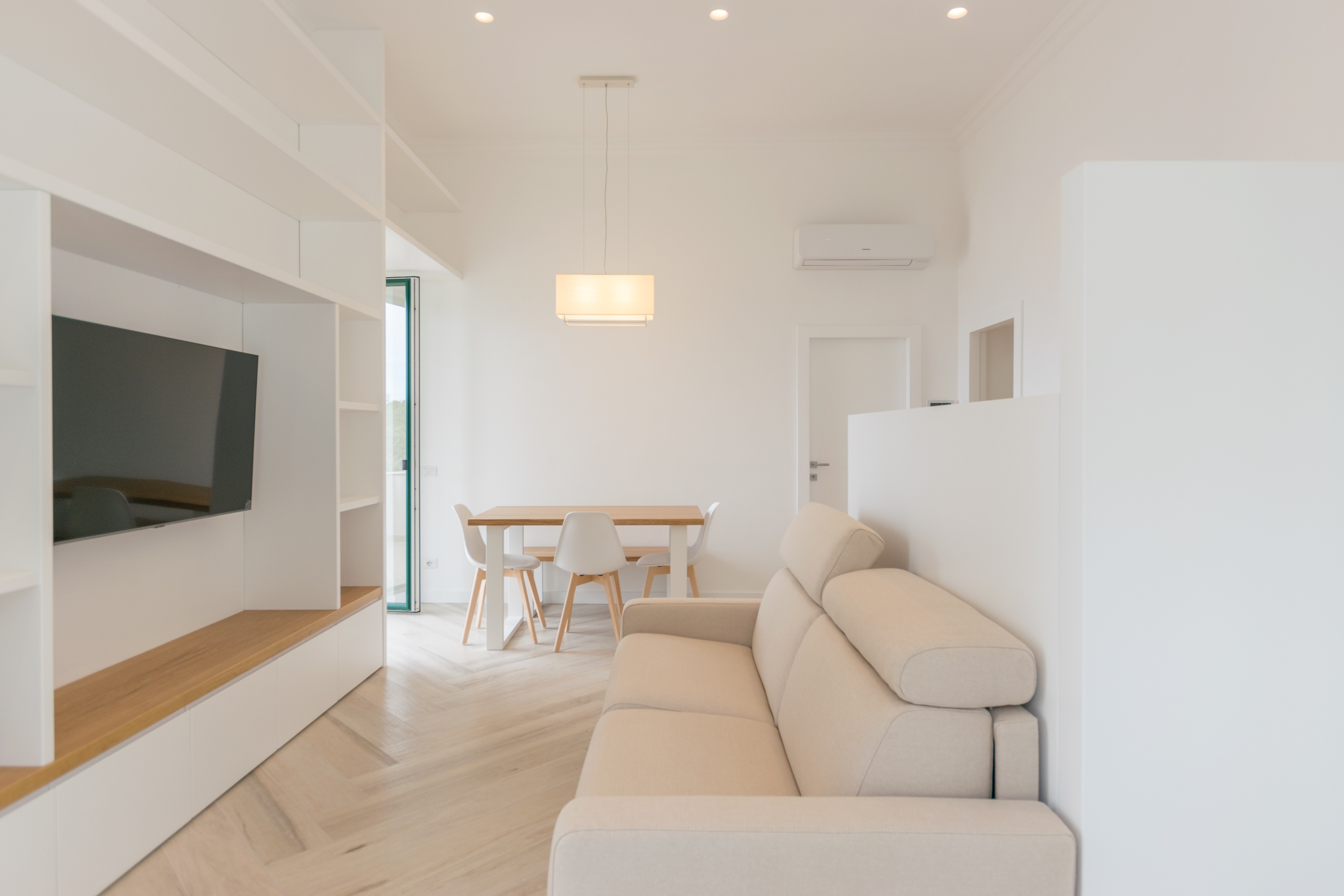 简约暖调的海湾美景丨意大利-35