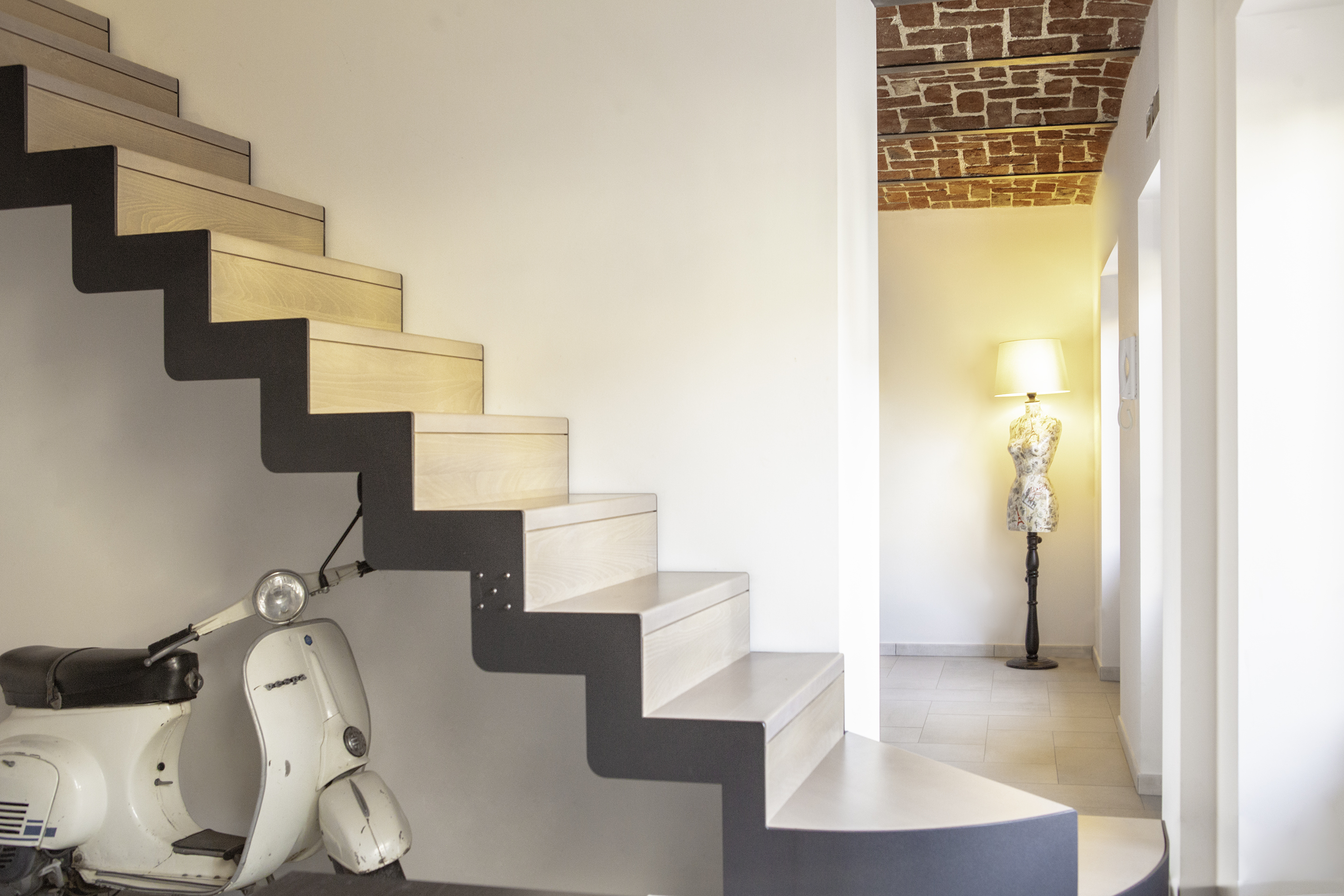 90 年代初期古仓重生，砖墙铁梁打造独特空间-3