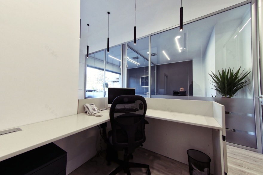 灵活舒适,功能齐全的办公室设计-6