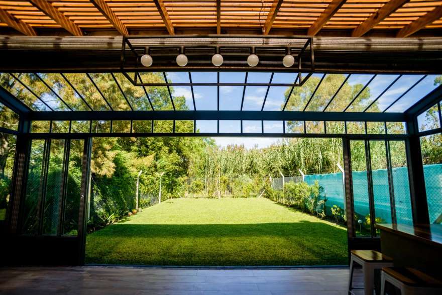 简约之居,功能齐全的家庭聚会空间-24