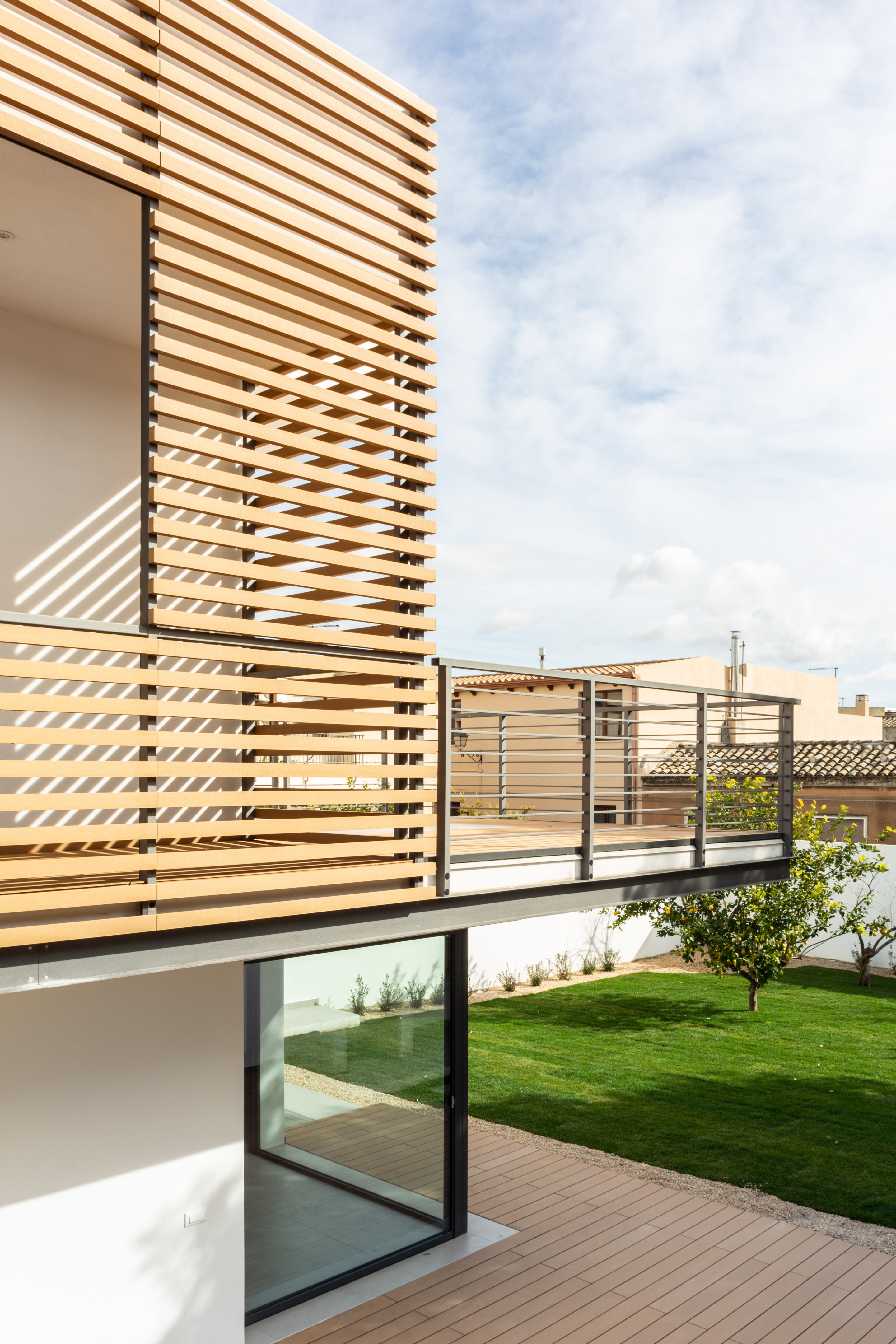 三层楼的灵活布局与光影调控-21