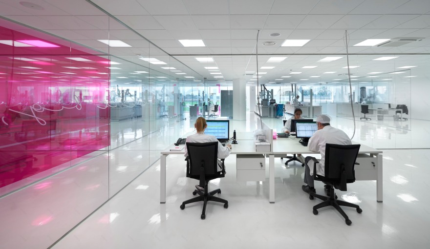 意式蝶舞·Omnicos 化妆品总部办公建筑-18