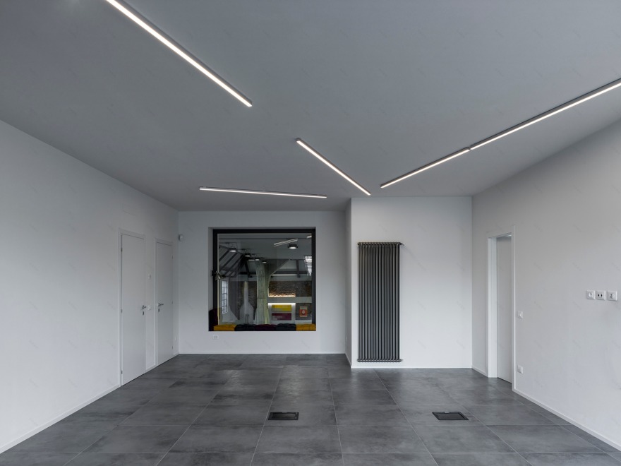 创意风暴中的仓库改造 | 意大利米兰金属木质建筑-8