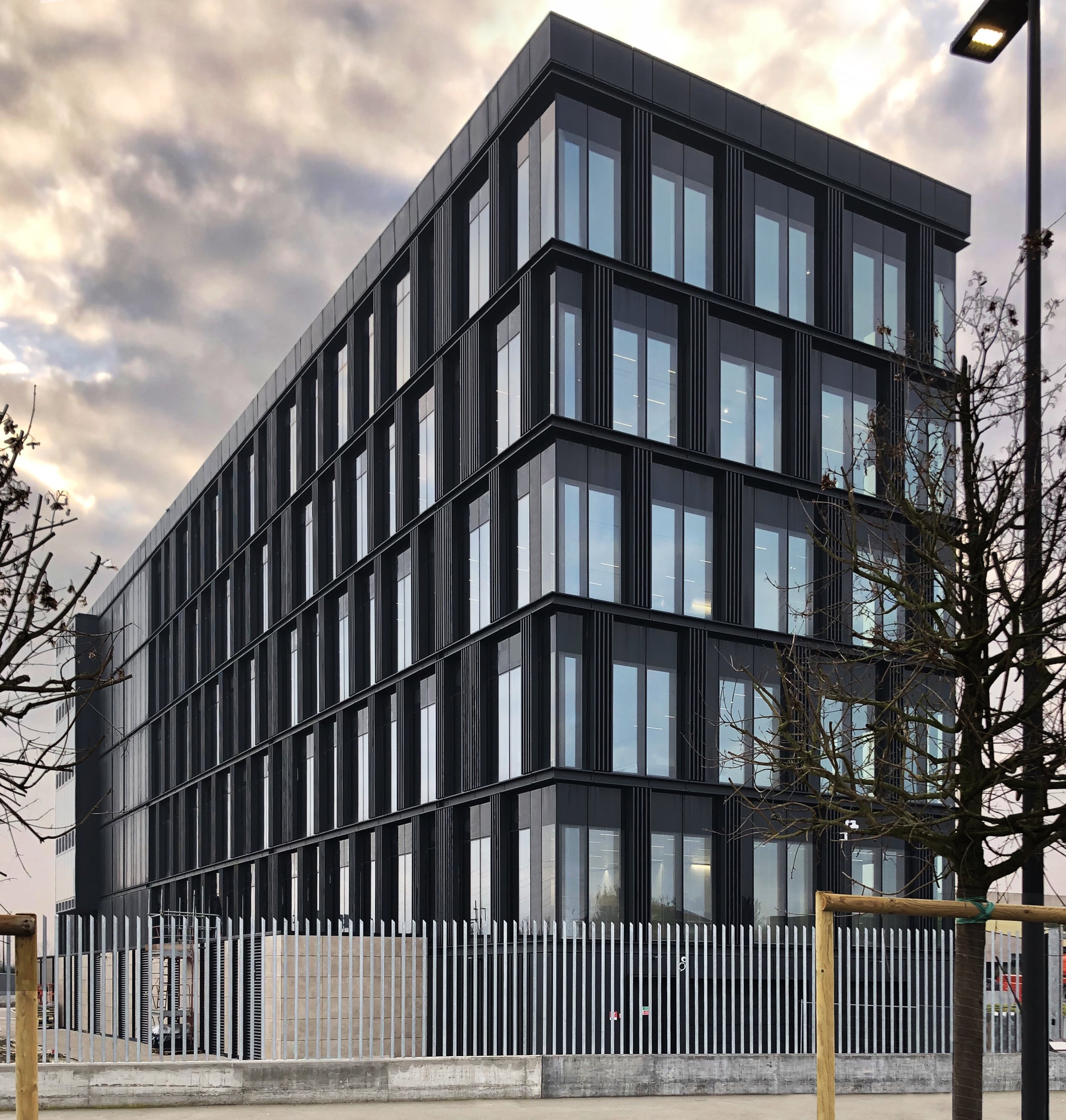 乌尔巴诺总部 2020-7