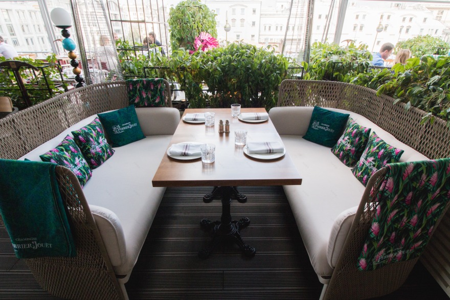 莫斯科高档餐厅 Buro Tsum,Ethimo 打造全景露台魅力空间-13