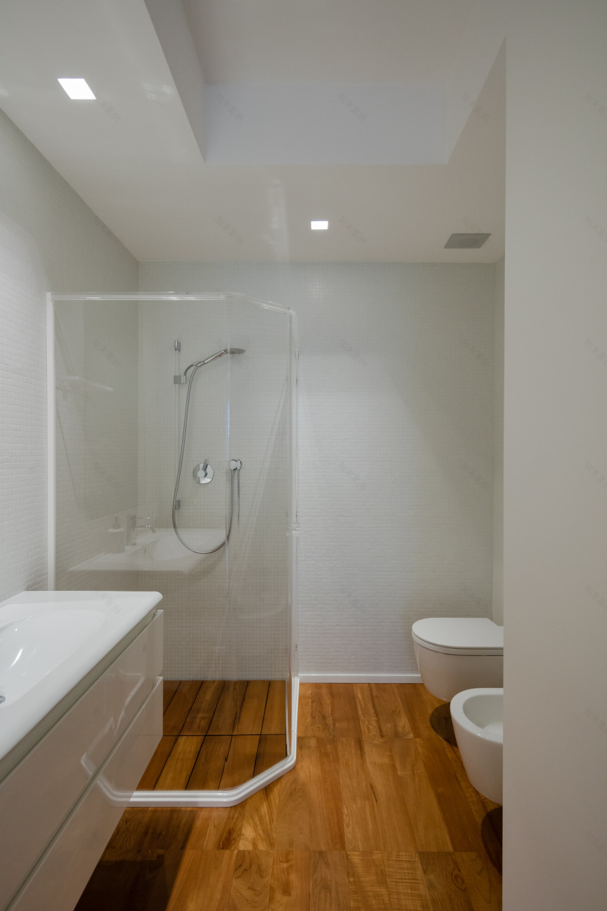 现代顶层公寓,打造无缝室内外空间-28