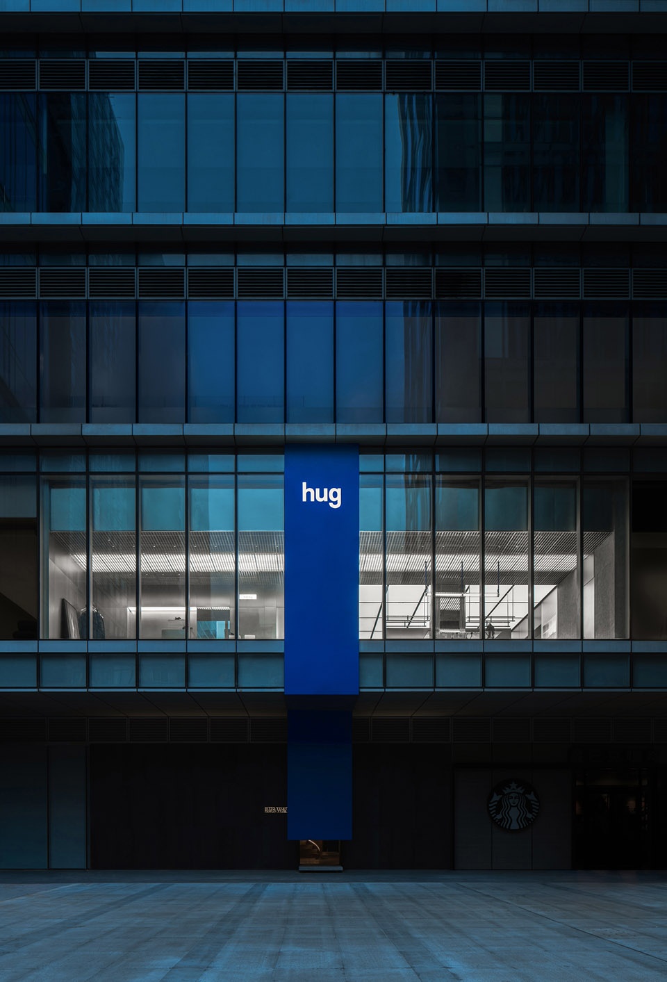 hug x UMA WANG全新概念店，成都/肃穆而凝练，古朴而神秘-3