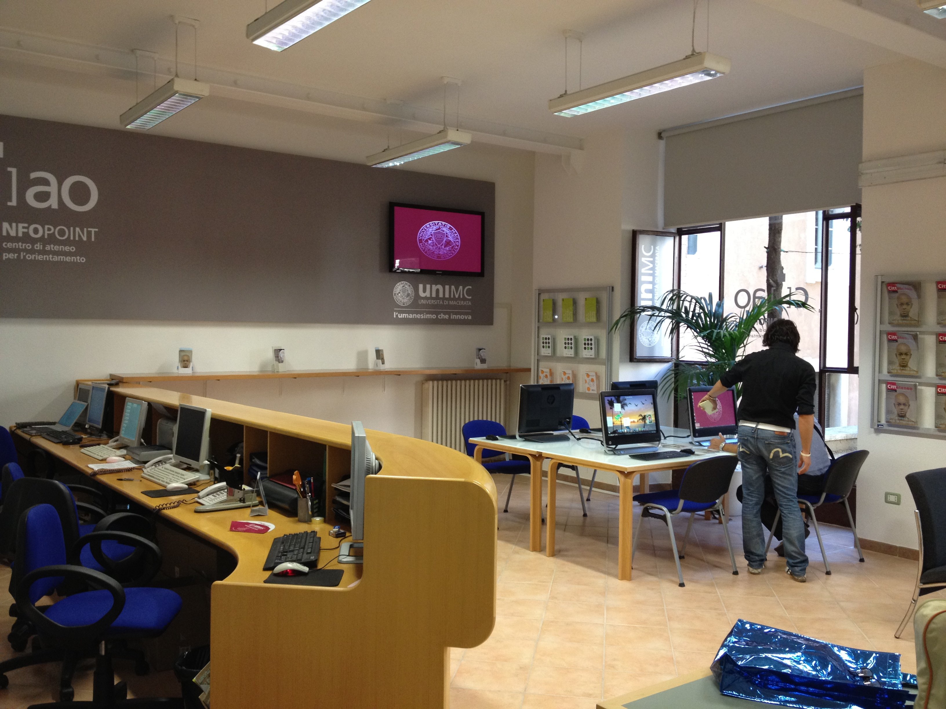 UniMC_INFO POINT/RADIO/SEGRETERIA-1