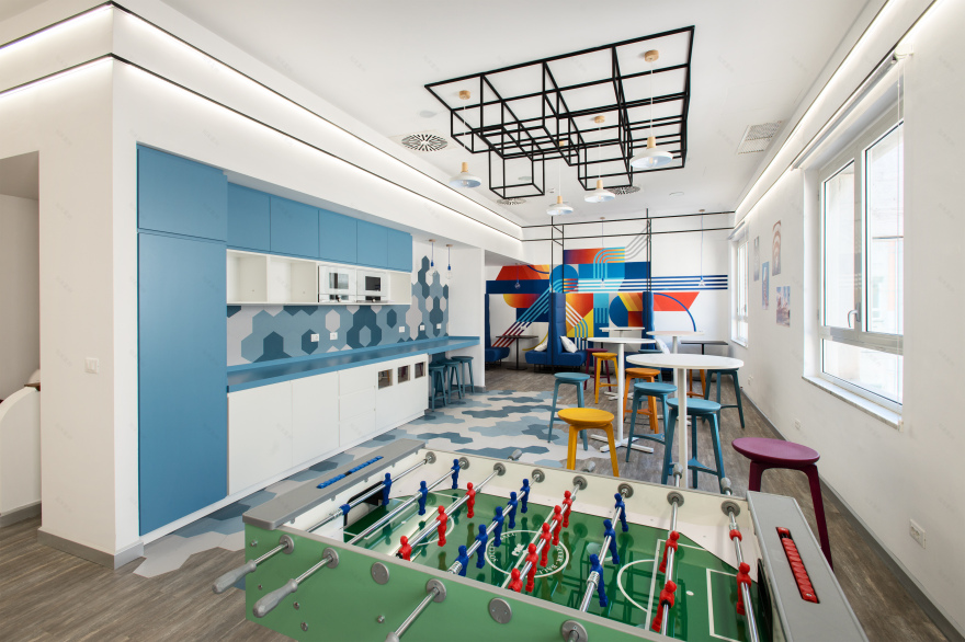 培训机构 / 灵活多变的空间魔法,Binario F 的数字技能培训中心-5