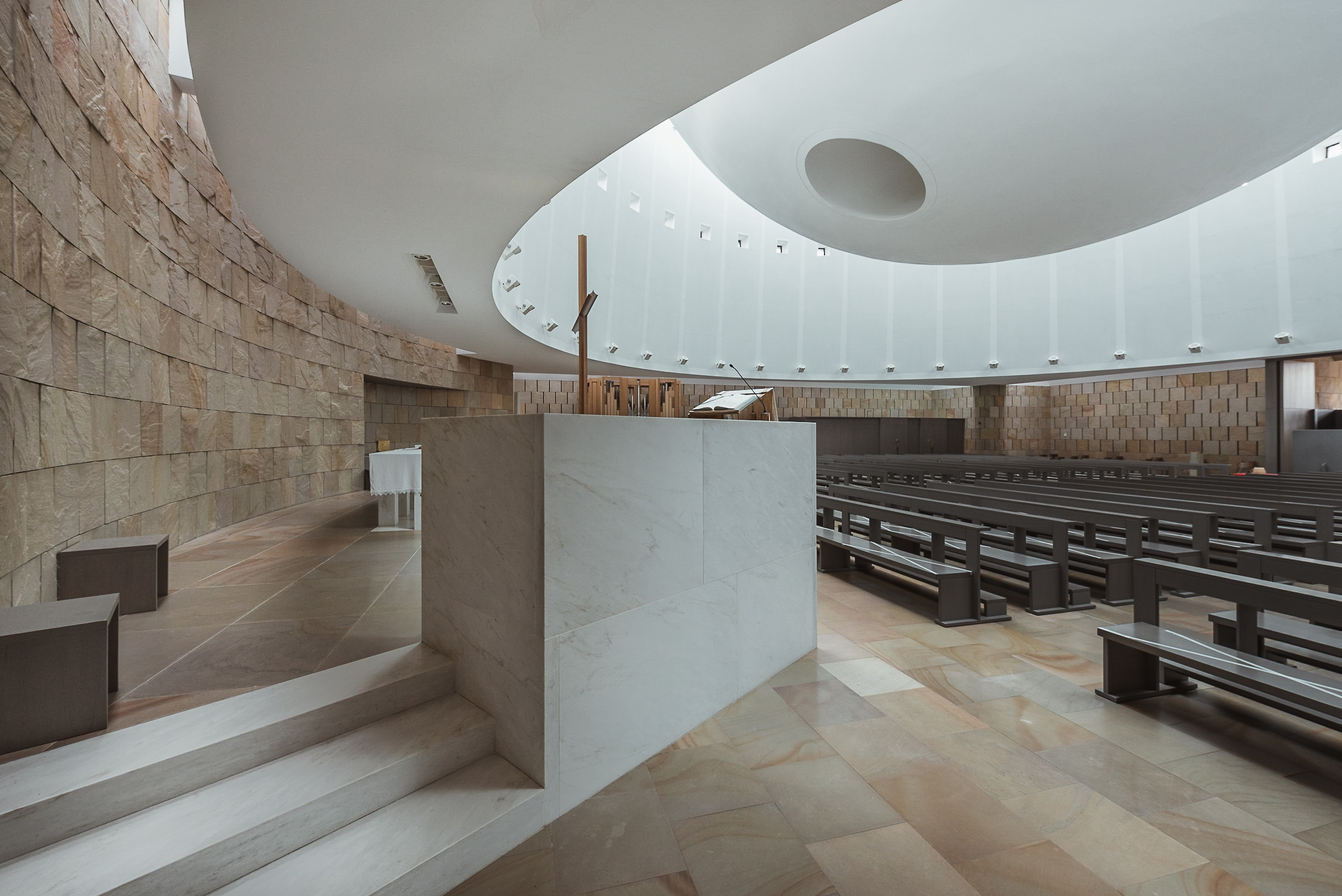 Chiesa di S.Massimiliano Kobe - Vittorio Gregotti Associati-10