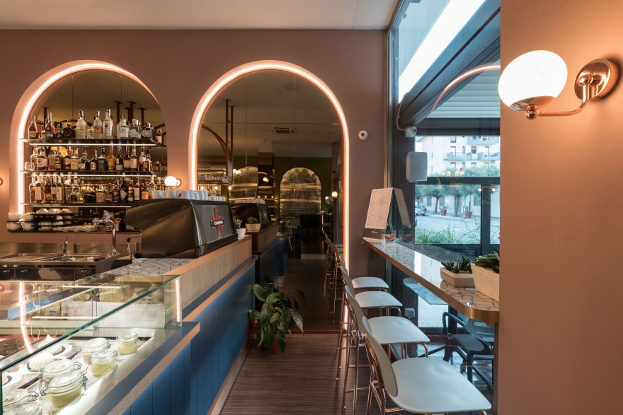 迪奥拉码的“昆斯咖啡馆” | 几何图案与柔和色调的完美融合-18