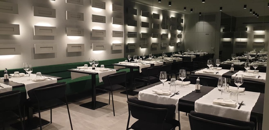 意式优雅融合日式料理,YAMA SUSHI RESTAURANT 打造精致餐饮空间-24