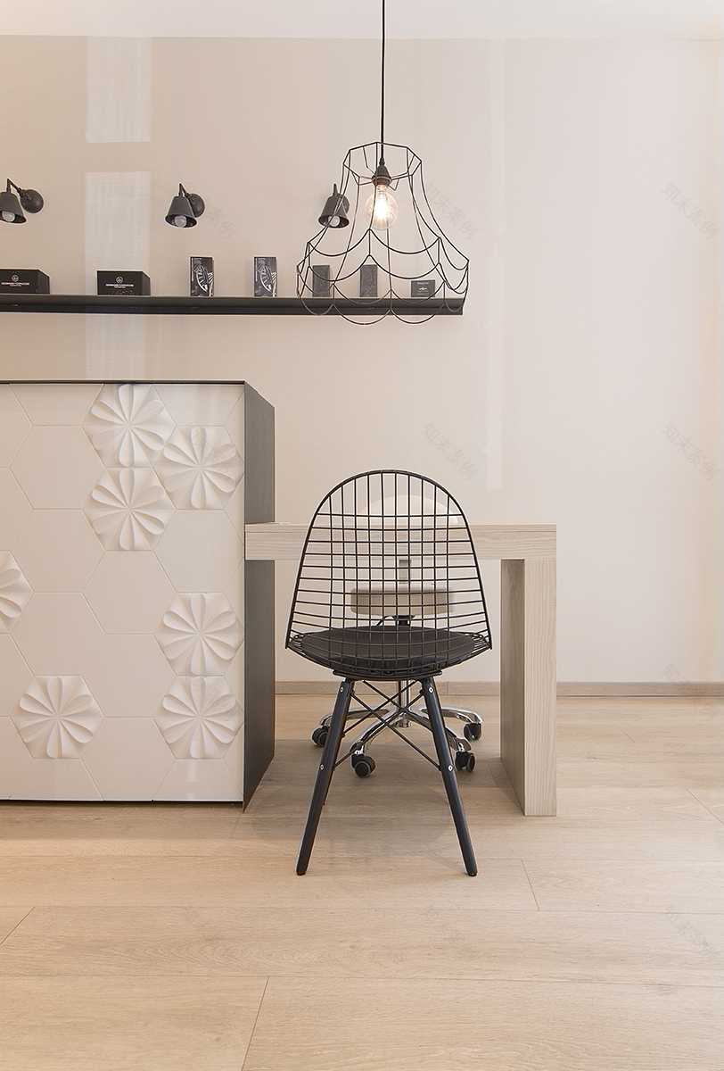 巴塞罗那理发店翻新,简约风格提升功能性-2