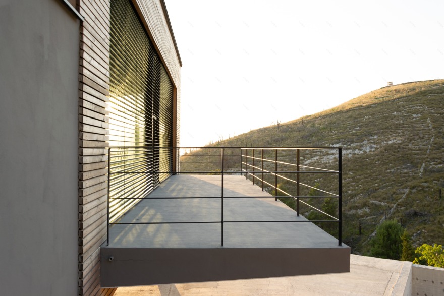 绿意盎然的自然之家——意大利 Villa Luz 别墅设计-11