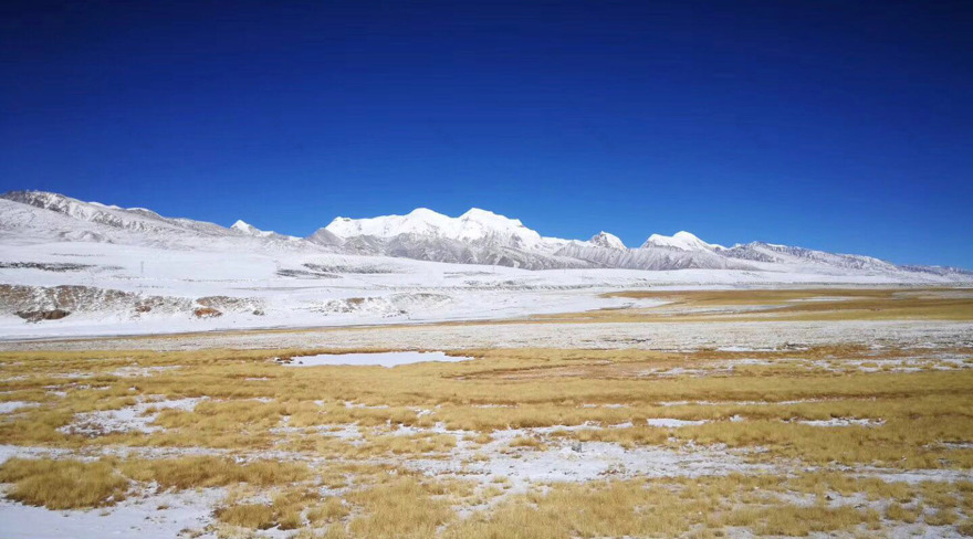 雪山下的神圣黑帐篷——藏地观景平台设计-10