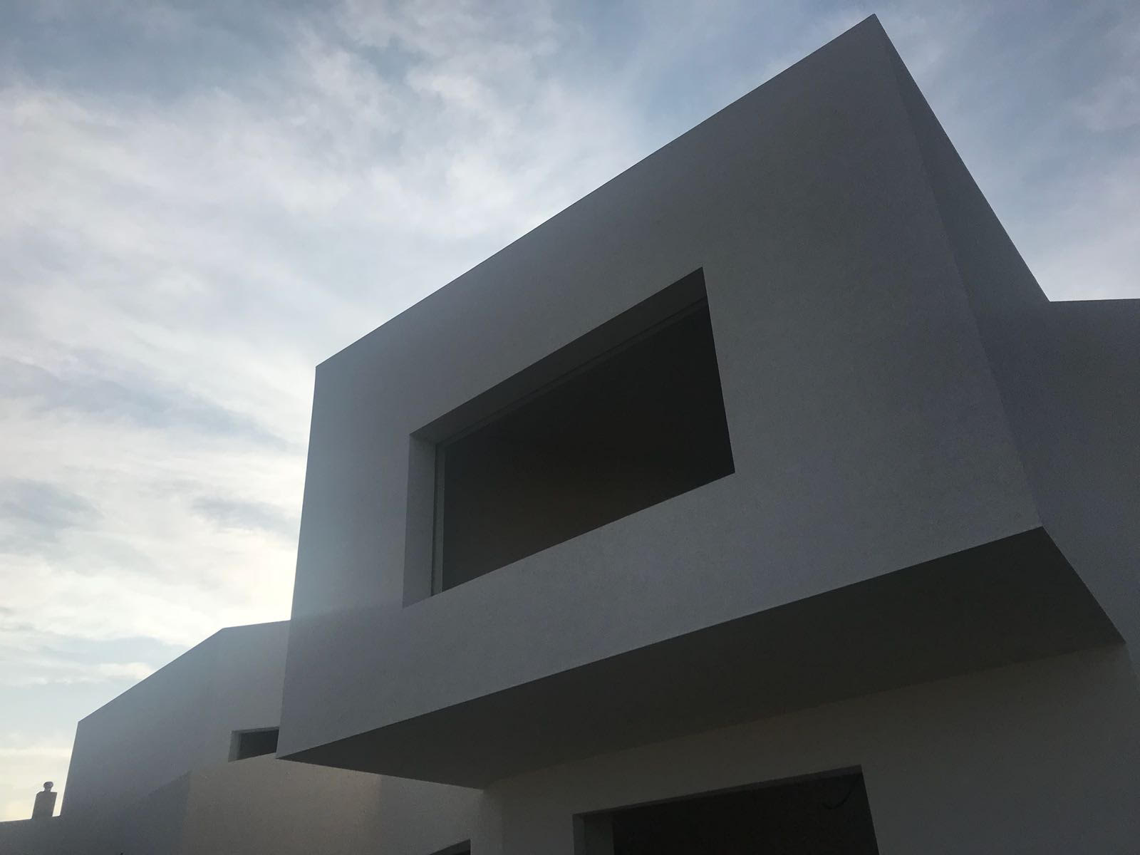 线性白建筑 | 家庭住宅的简约之美-8