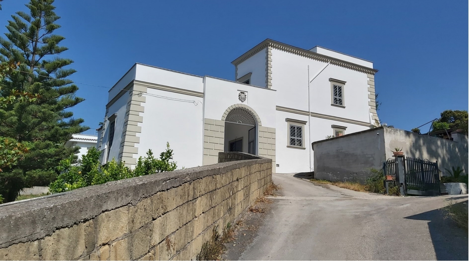 17 世纪古宅翻新，尽享那不勒斯湾美景-0