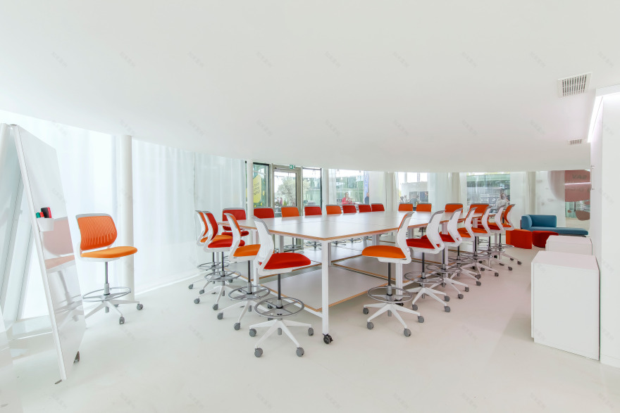 森林中的创新领土——theCamp 高科技园区-19