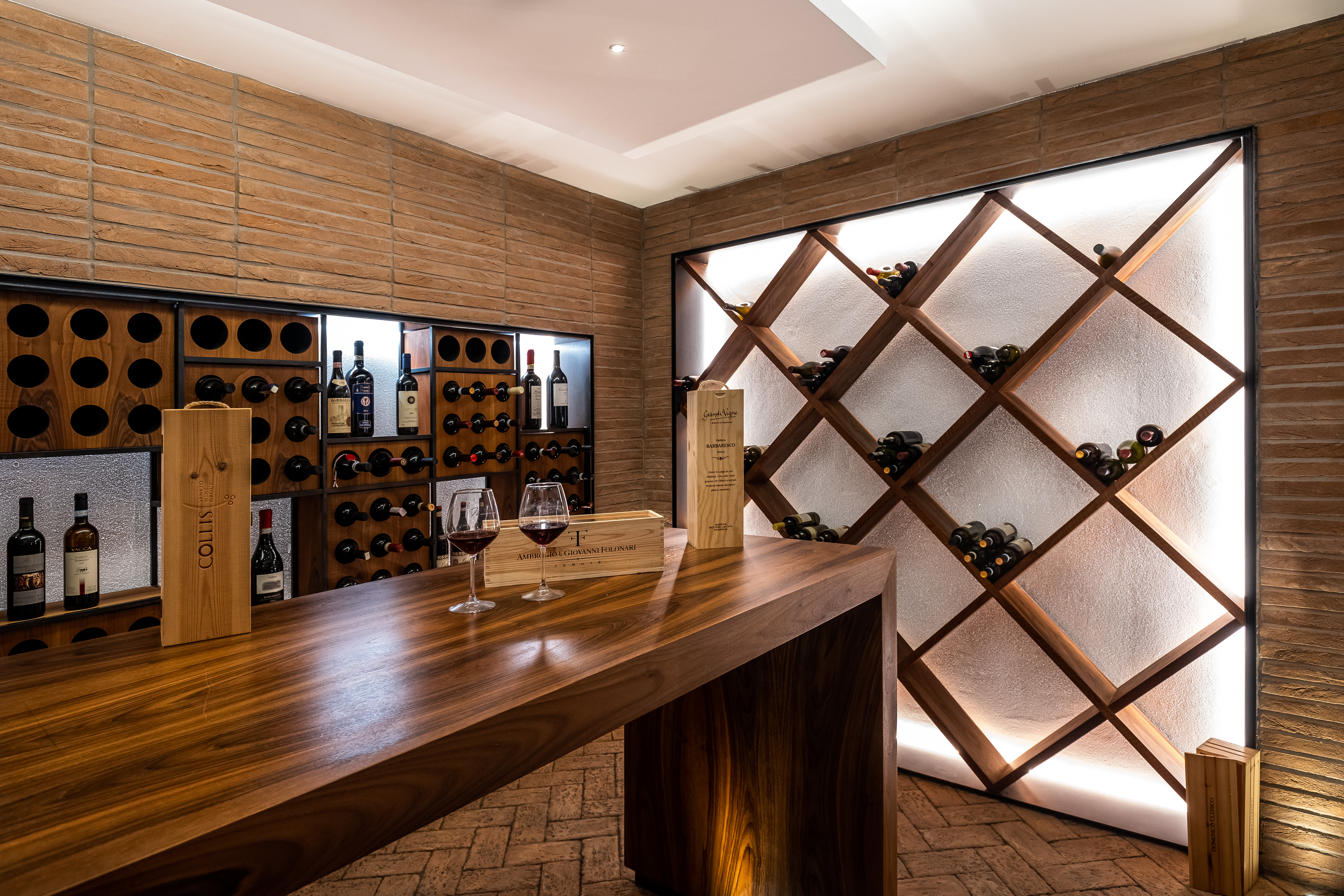 私人别墅里的特色酒窖设计-8