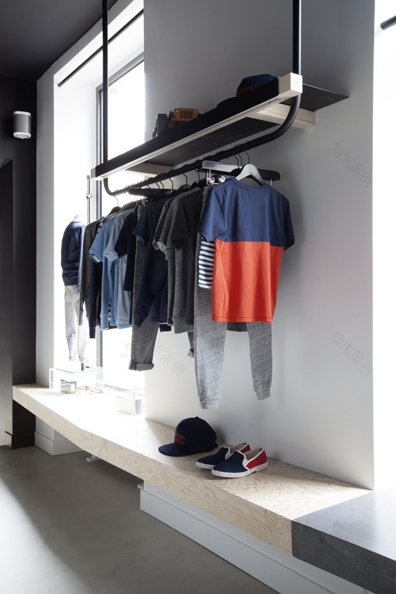 潮流童装品牌 FINGER IN THE NOSE 新店设计-16