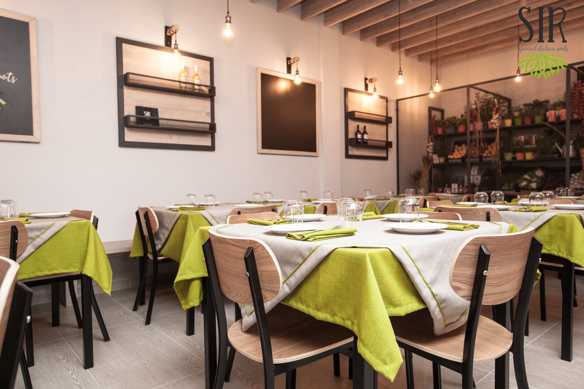 工业风新宠 | S.I.R.比萨店设计-5