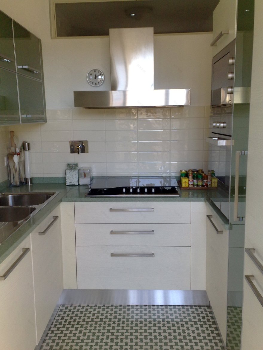 意大利皮萨公寓科技翻新,原木风格打造宜居空间-4