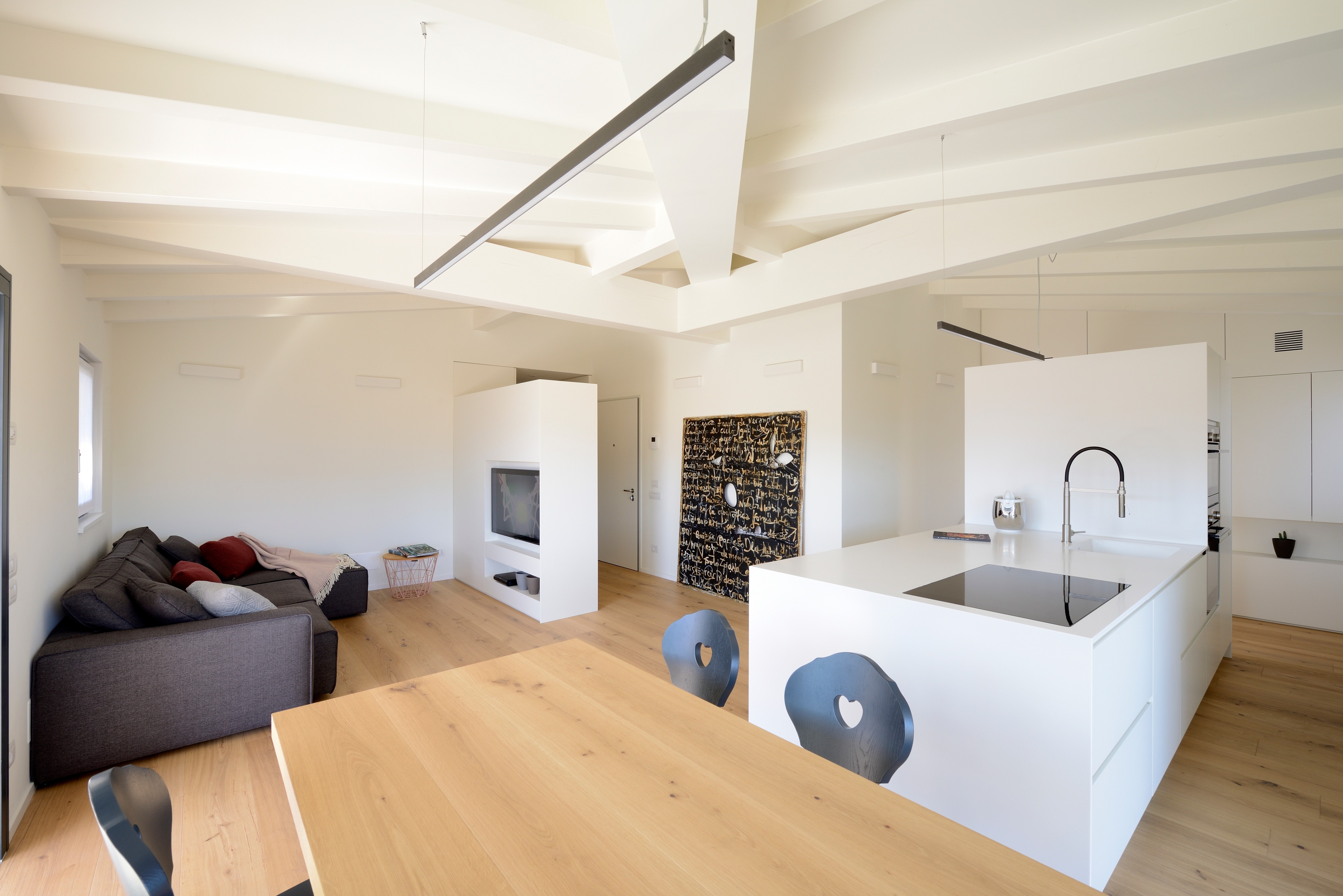 几何空间打造的极简家居-1