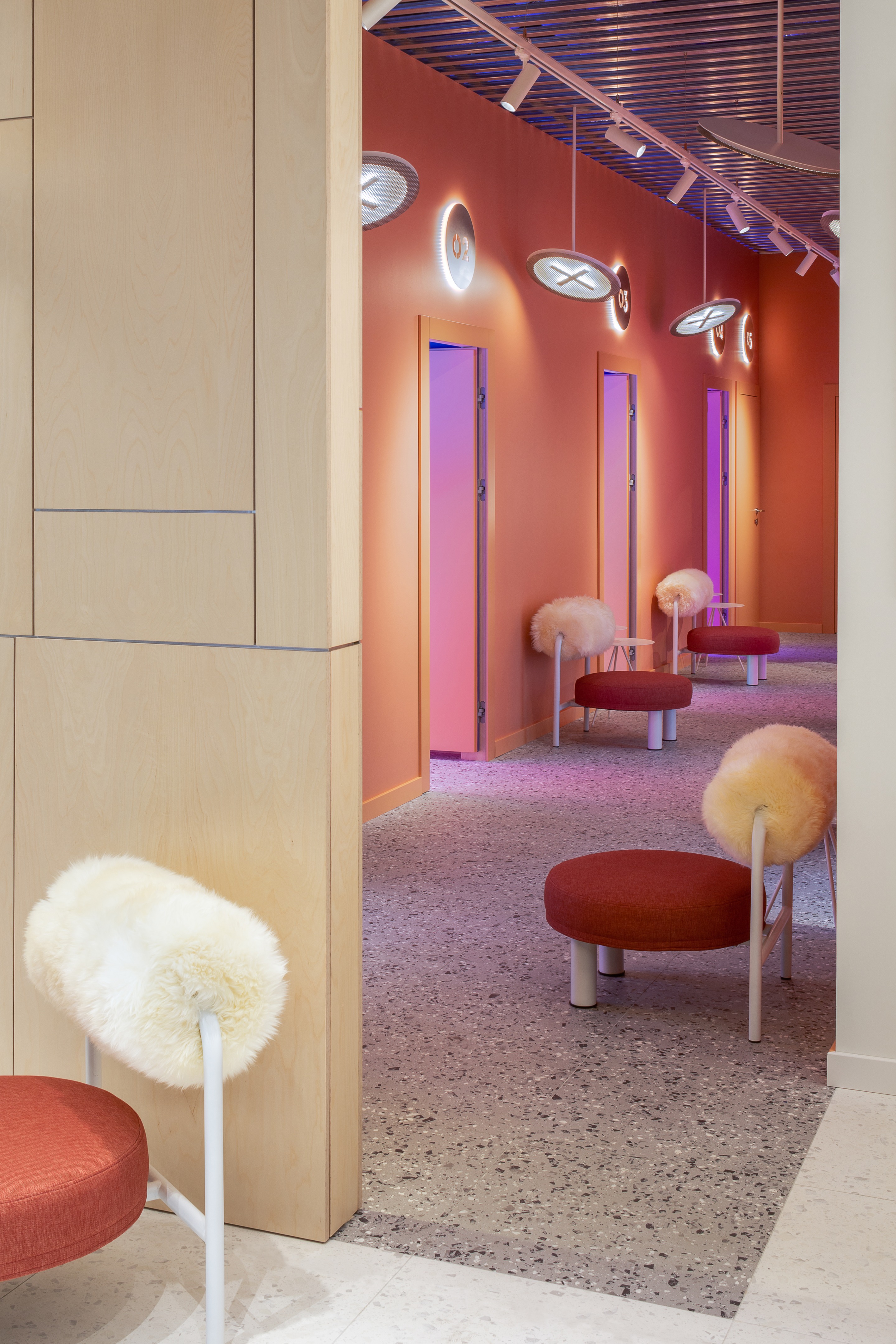 购物商场中的神秘太阳沙龙-10