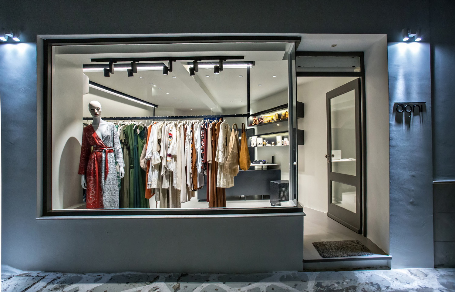 金属撞击在混凝土上丨Maria Vidali-6