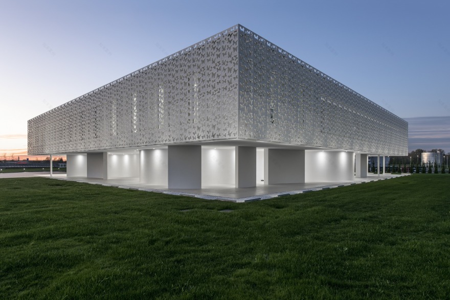 意式蝶舞·Omnicos 化妆品总部办公建筑-29