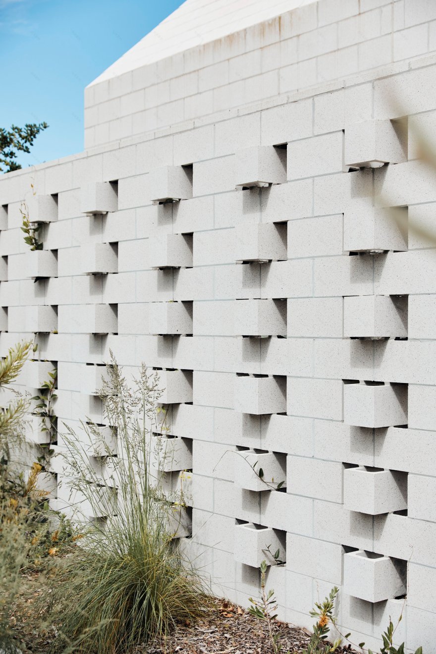 混凝土金字塔下的海滩别墅设计-93