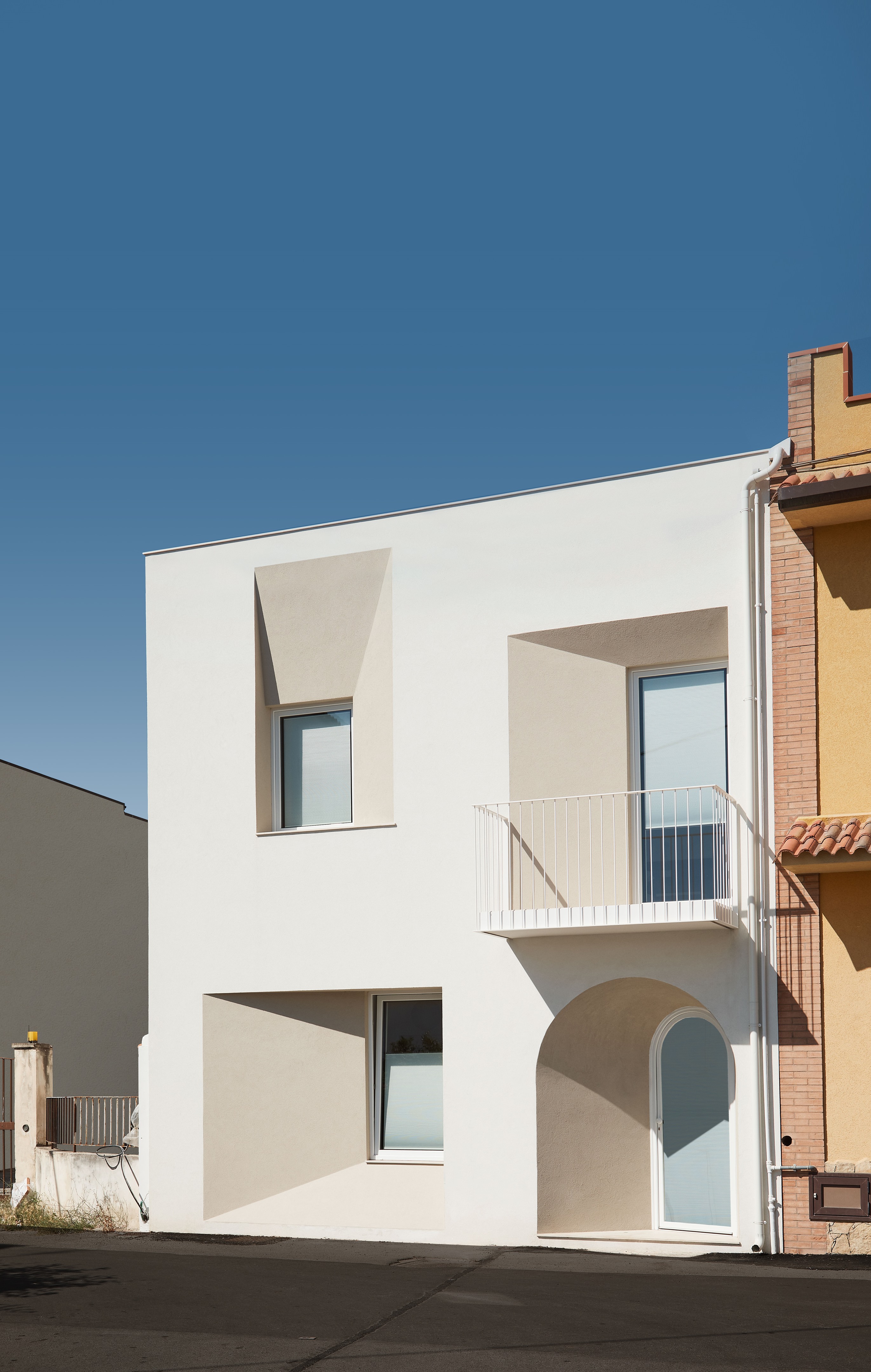 石材切割的现代别墅，光影对话的故事-2