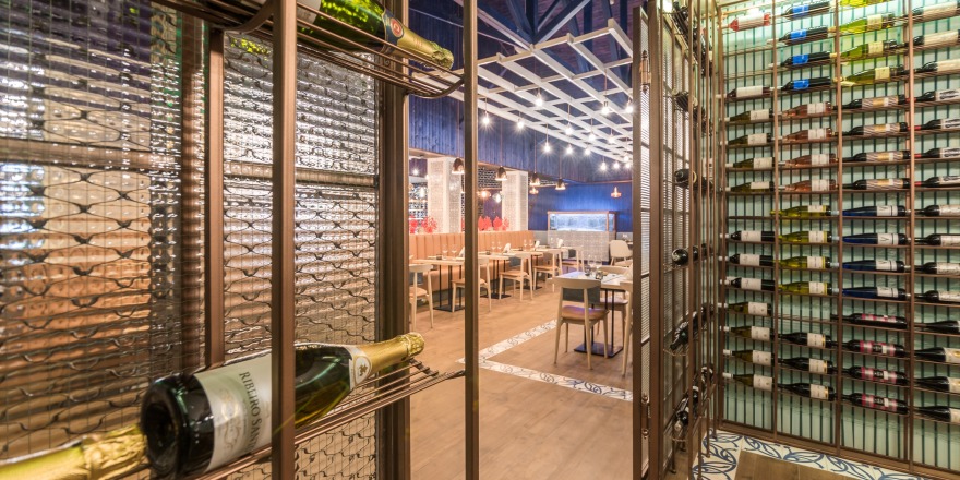 舞动龙虾 · 葡萄牙风情海鲜餐厅设计-1