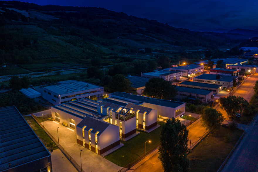 KSENIA SECURITY 总部办公建筑-7