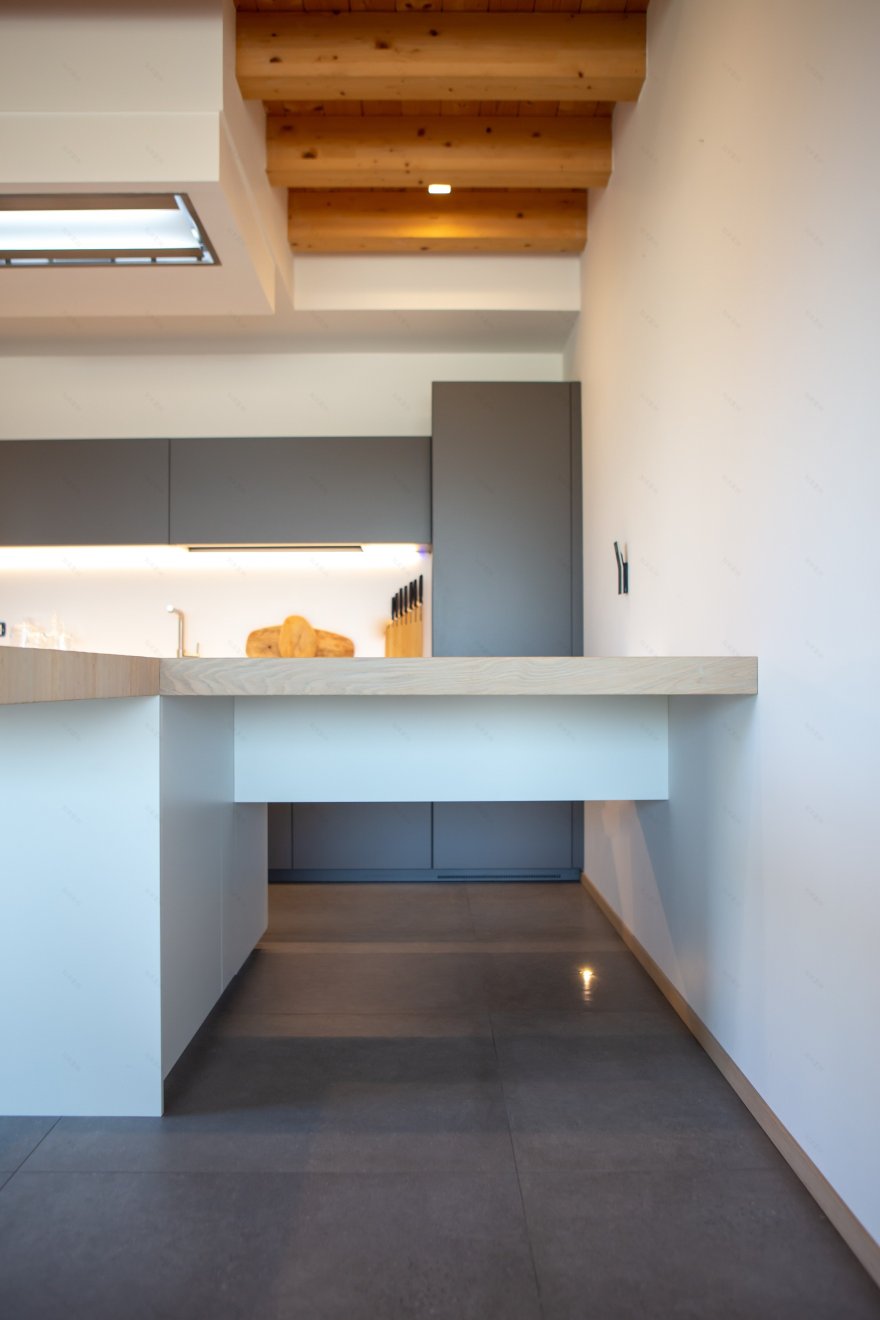 木质温馨,空间层次感凸显的家居设计-9