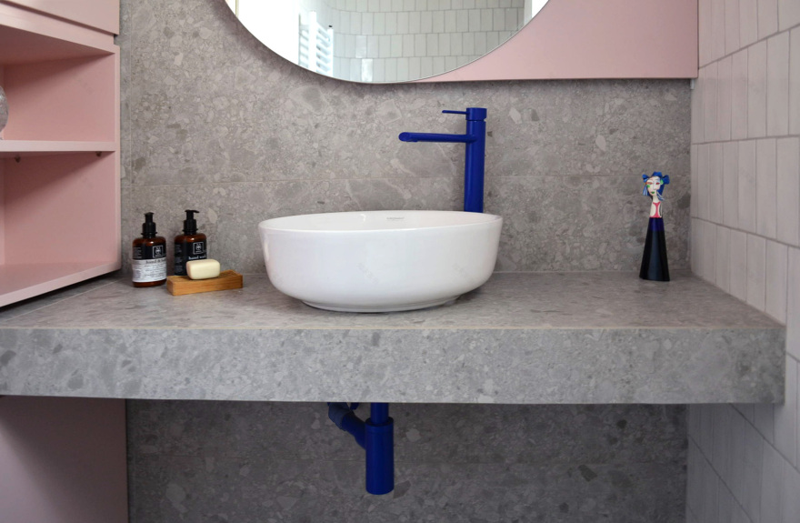 活力色彩的雅典浴室翻新设计-4