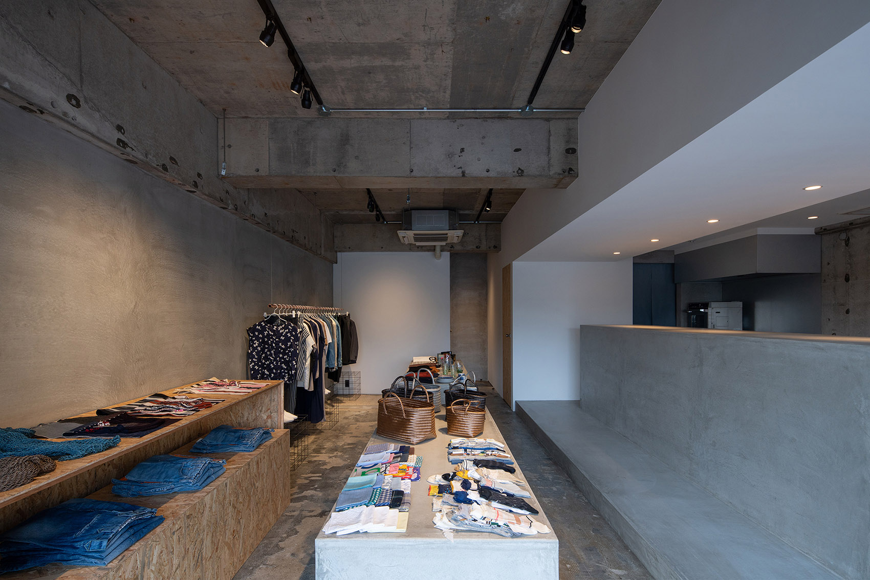 aswell服装店和咖啡馆，日本/让空间恢复到最原始的面貌-24