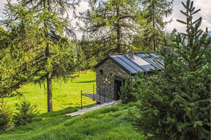 森林中的石头小屋-12