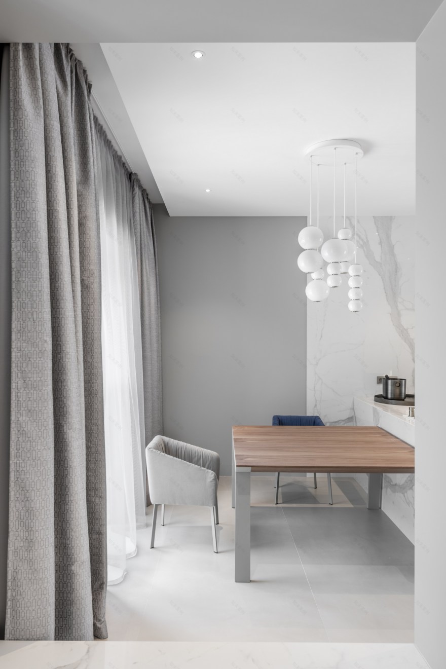 历史建筑中的透明轻盈之家-22