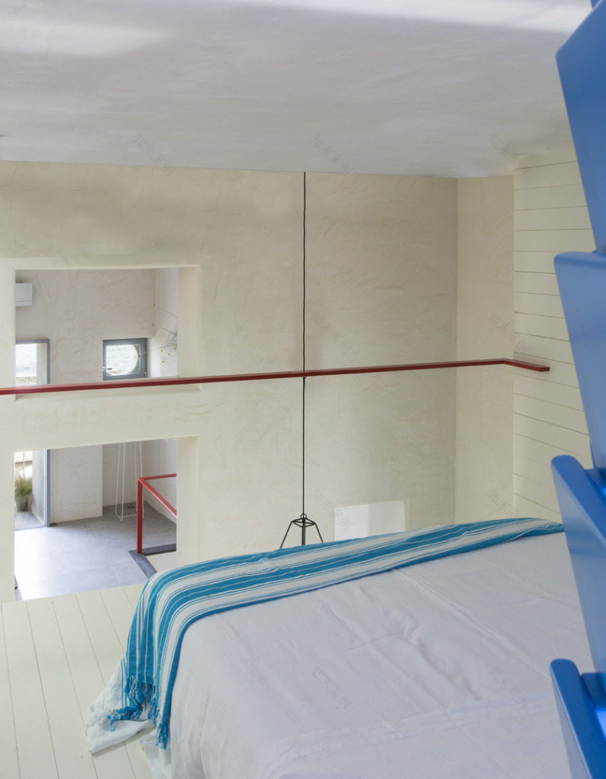 地中海风情的三层别墅设计-16