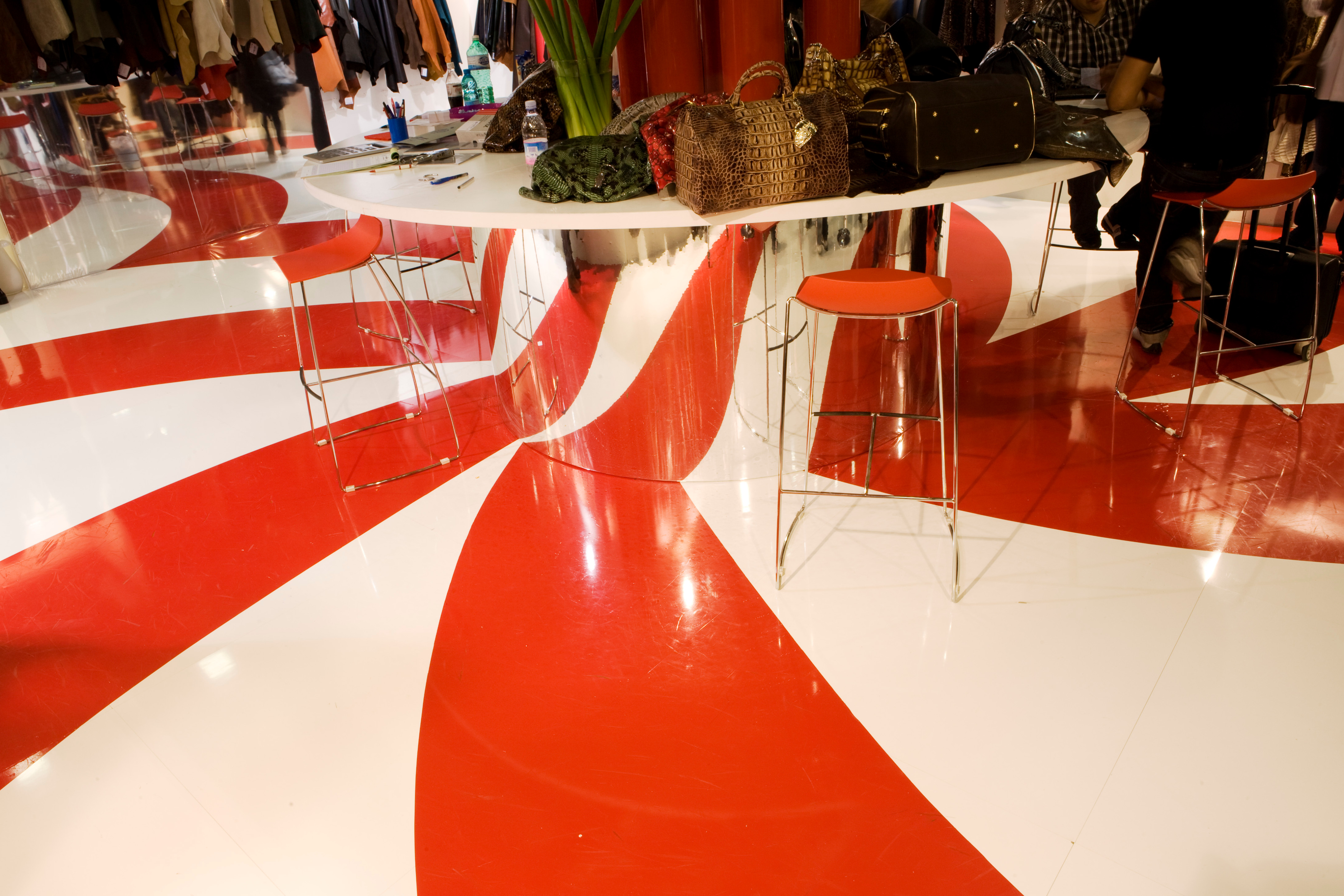 《查理与巧克力工厂》灵感,打造奇幻展示空间-4