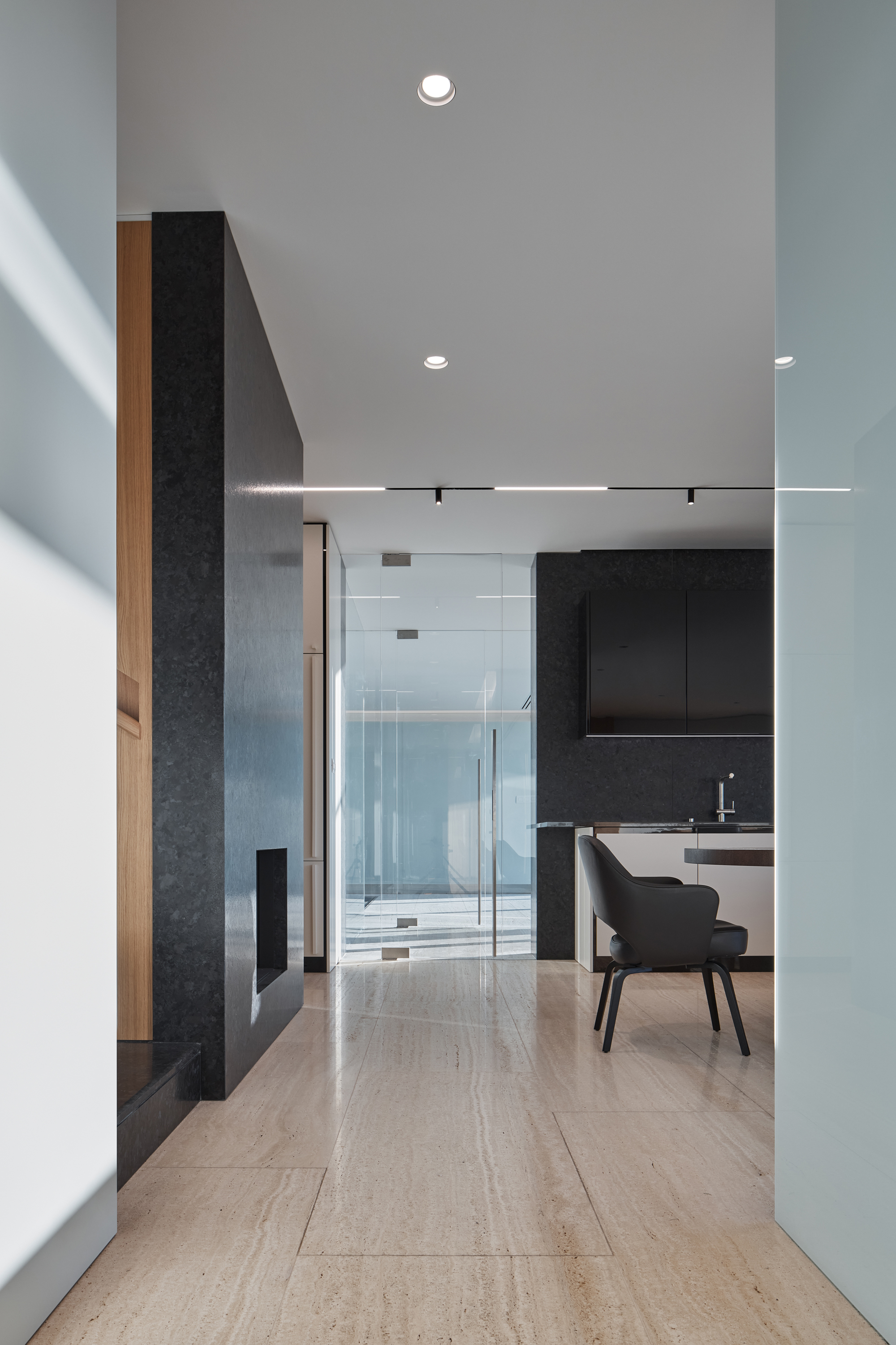 自然材料打造简约别墅-23