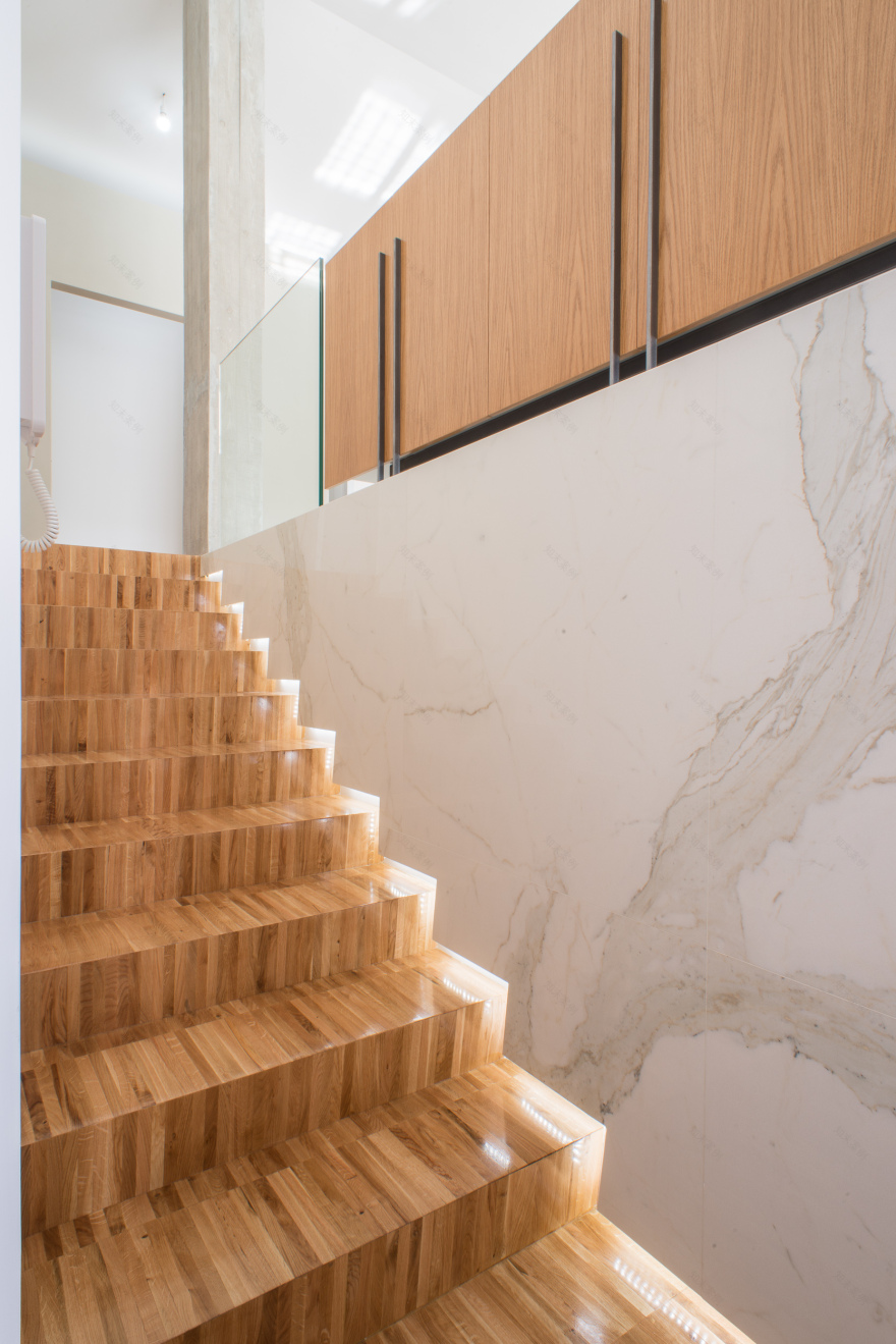 意外的别墅翻新,打造独特家庭住宅-2