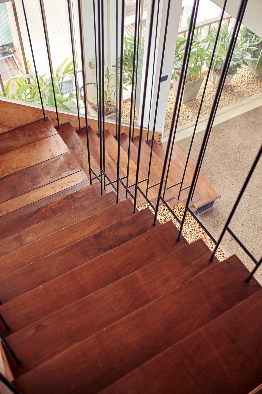 悬挂楼梯的空中楼阁·创新空间设计-7