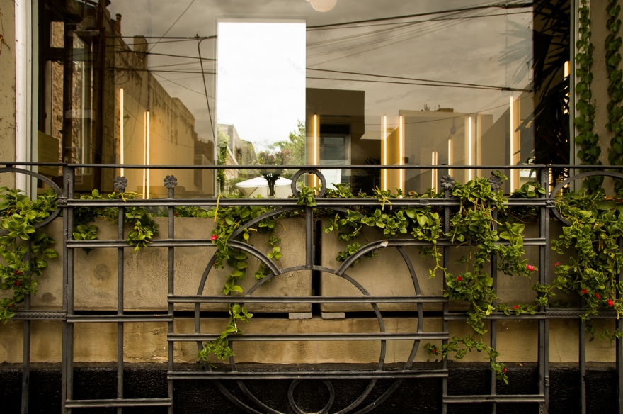 历史风貌中的现代发廊设计-35