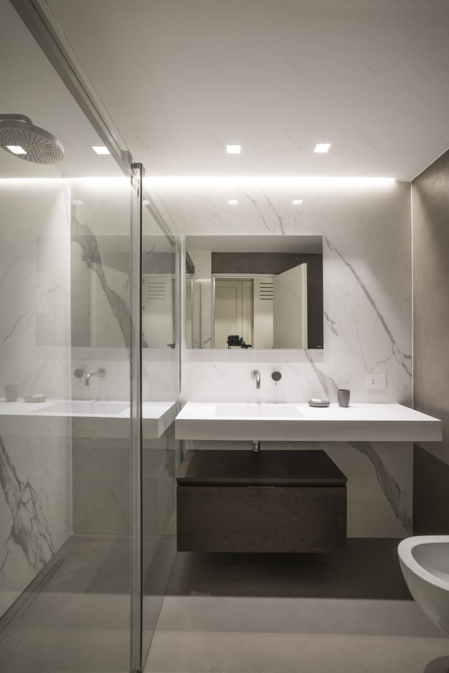 融合历史与现代的意大利古城公寓改造-26