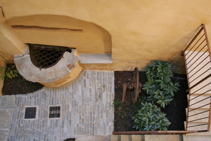 中世纪风情公寓修复 | Corte dei Drappi-5