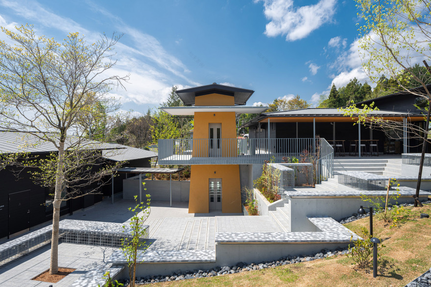 町田药师池公园“四季彩之森”游客中心,日本/运用村落般的建筑形式营造愉悦步行体验-21