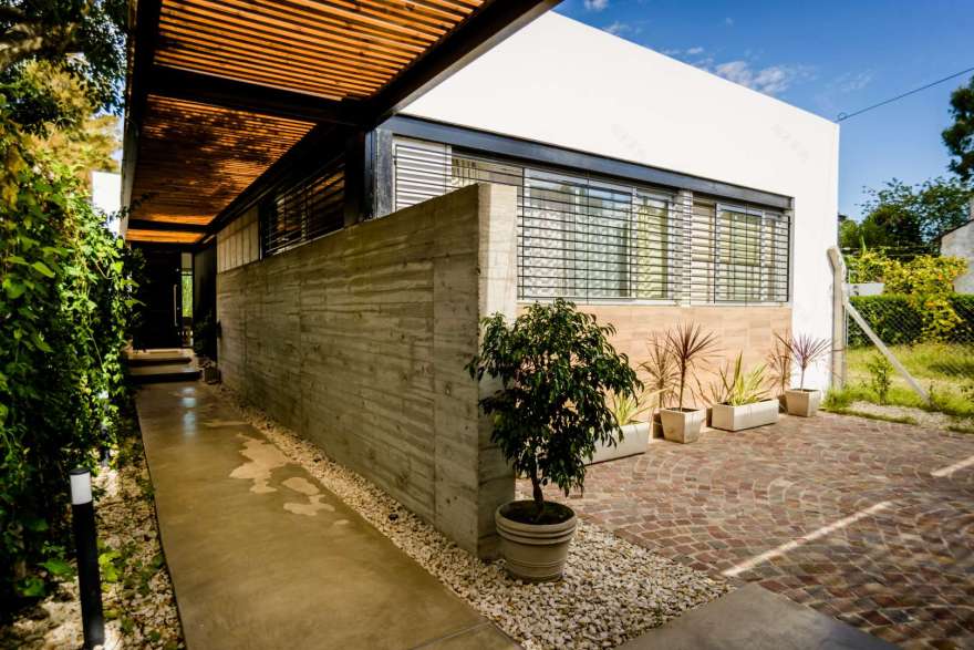 简约之居,功能齐全的家庭聚会空间-0